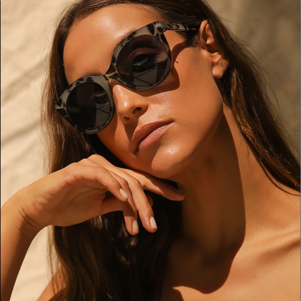 SUNGLASSES